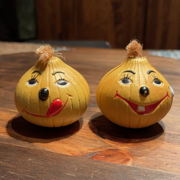 GIFTCO SMILING ONION S&P Shakers - Picture 3 of 7